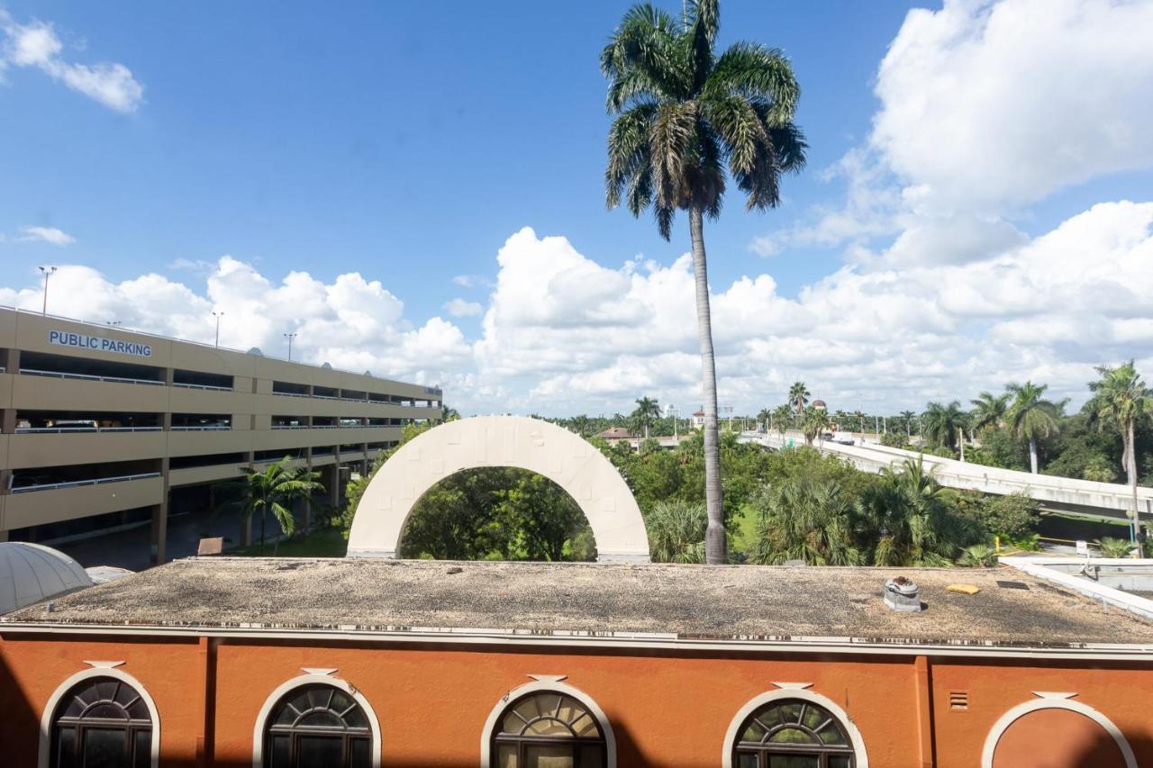 433 Studio Hollywood Beach Dania Beach Bagian luar foto
